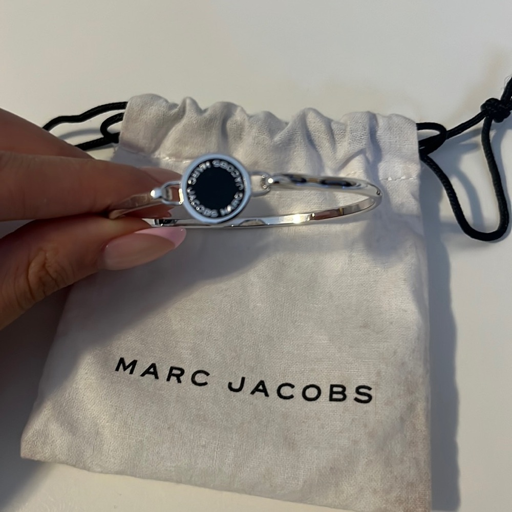 MARC JACOBS Logo Disc Hinge Bracelet Bangle